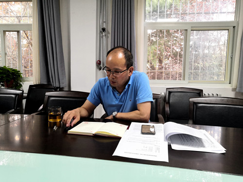 2d4b034499aa4c0cae609a14f3ad75ec.jpg 魏永平发言.jpg