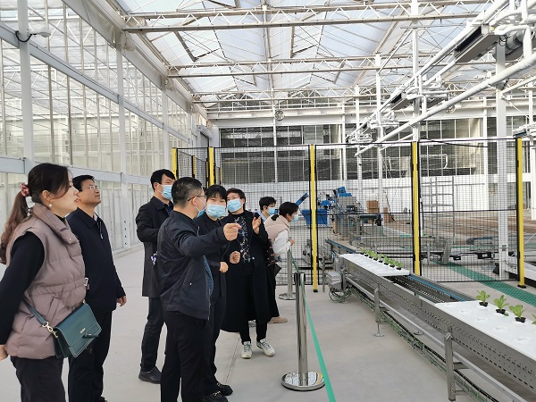 参观植物工厂.jpg