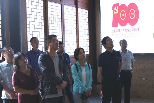参观学习.JPG